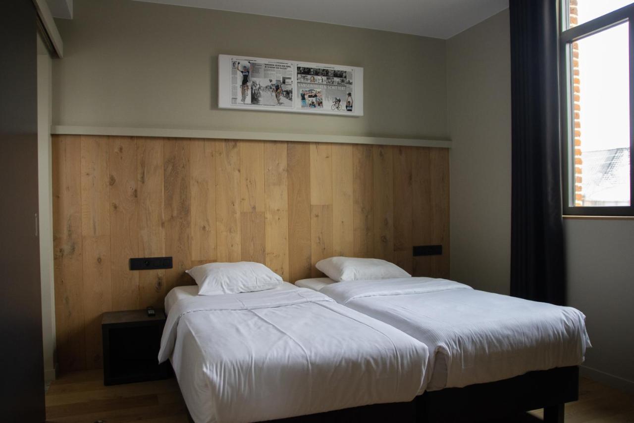 Cafe Coureur Borgloon Hotel Ngoại thất bức ảnh